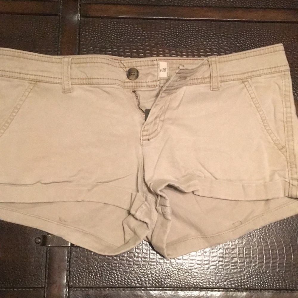 Hollister Khaki shorts